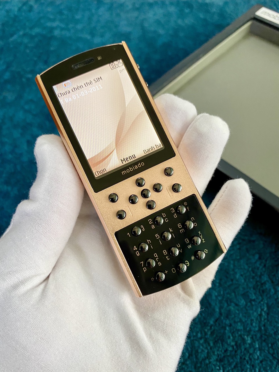 Mobiado 712 Rose gold kính đen