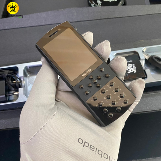 Mobiado 712 Stealth Limited  - DT06